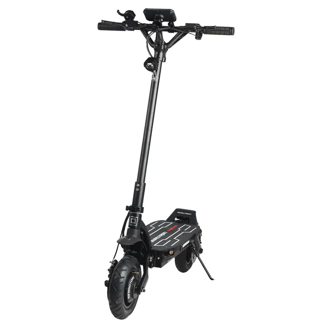 E-Scooter in der Dreiviertelansicht von vorne, mit Lenker, Display und Vorderrad.