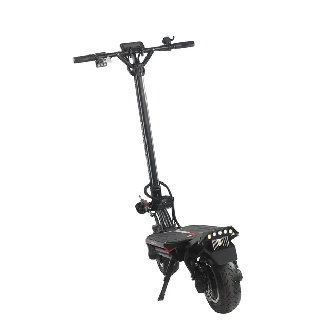 E-Scooter von hinten, mit den Leuchten am Schutzblech und dem Seitenständer.